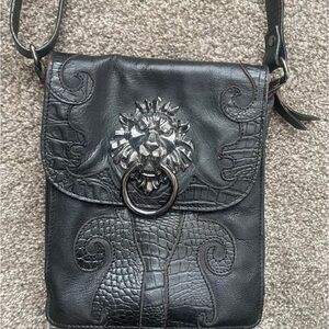 VTG Sharif 1827 NY black leather/suede crossbody.